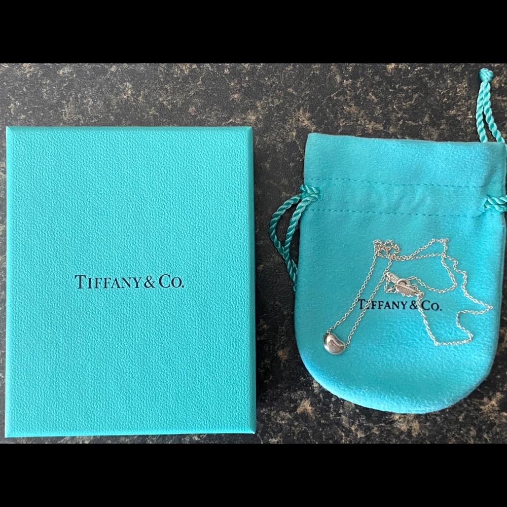 Tiff&co bean necklace